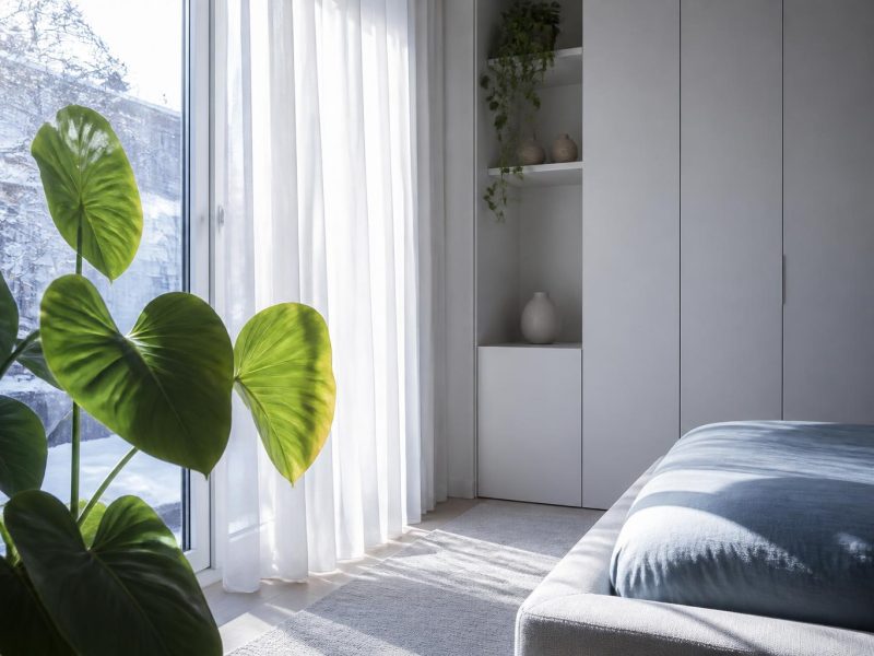 Practical Strategies for Everyday Creativity and Productivity in Unconventional Workspaces